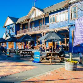 The Blue Pub，位于梅斯文的酒店