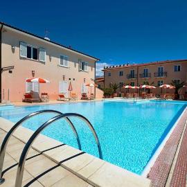 Borgo al Mare，位于毕博纳的码头的酒店