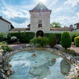 Logis Hotel Le Prince Noir，位于塞里尼亚克的酒店