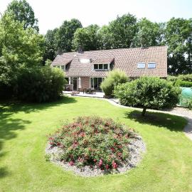 De Buitenhof，位于马克内瑟的酒店
