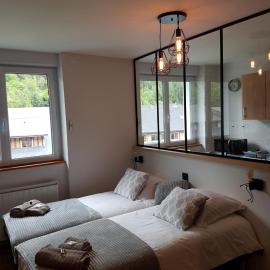 STUDIO 21 M2 TOUT EQUIPE，位于莫达讷的酒店