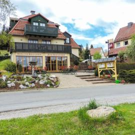 Hotel und Berggasthof Zum Sonnenhof，位于Sorge的酒店