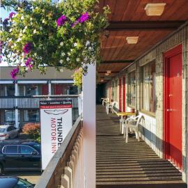 Thunderbird Motor Inn，位于邓肯的酒店