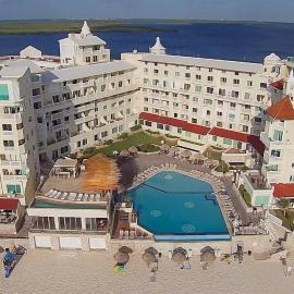 BSEA Cancun Plaza Hotel，位于坎昆的酒店