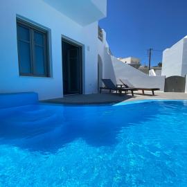 Amphitrite Suites Santorini，位于弗通的酒店