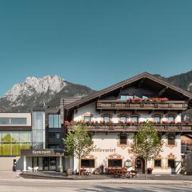 Hotel Wirtshaus Sattlerwirt，位于埃布斯的酒店