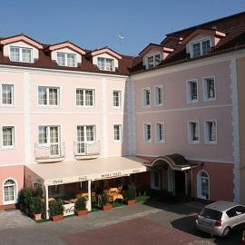 Hotel Tilia，位于佩济诺克的酒店