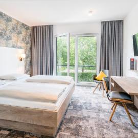 Stadthotel Lohne, Self Check-in & entspannt im Café frühstücken，位于勒讷的酒店