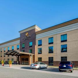 La Quinta Inn & Suites Bel Air I-95 Exit 77A，位于贝莱尔的酒店