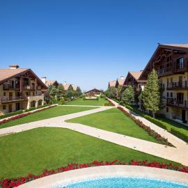 InterContinental Mzaar Lebanon Mountain Resort & Spa by IHG，位于科法德比安的酒店