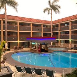 Hotel La Finca，位于埃莫西约的酒店