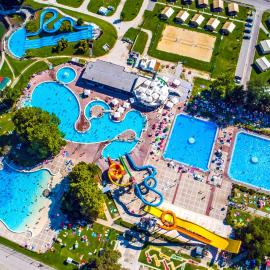 Mediteran Homes with Terme Čatež Tickets，位于卡特兹奥布萨维的酒店