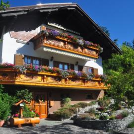 Ferienwohnung Haus König，位于蒂尔尼茨的酒店