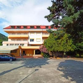 Hotel Santa Maria Del Bagno,位于Pesche的酒店