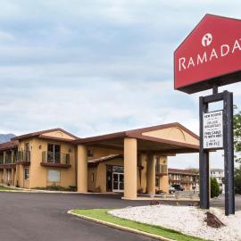 Ramada by Wyndham Flagstaff East，位于弗拉格斯塔夫的酒店