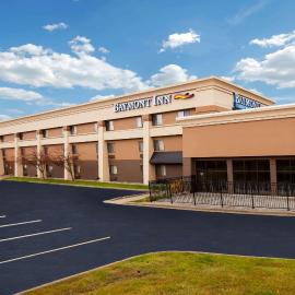Baymont by Wyndham Traverse City，位于特拉弗斯城的酒店