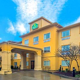 La Quinta by Wyndham Fort Smith，位于Massard的酒店