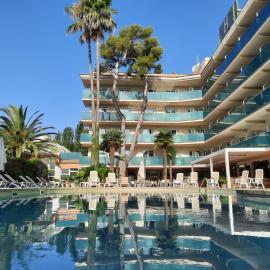 Hotel Canada Palace，位于卡拉费尔的酒店