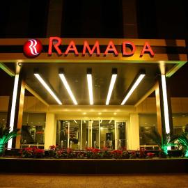 Ramada By Wyndham Mersin,位于梅尔辛的酒店