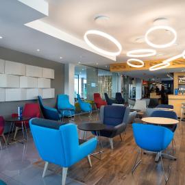 Holiday Inn Express Lisbon Airport by IHG，位于里斯本的酒店