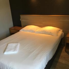 Hôtel le Bretagne et Restaurant Le Papillon，位于Gorron的酒店