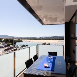 Apartamentos Playa De Los Barcos，位于伊斯拉的酒店