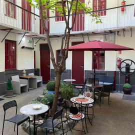 Hotel Chevallier，位于勒瓦卢瓦-佩雷的酒店