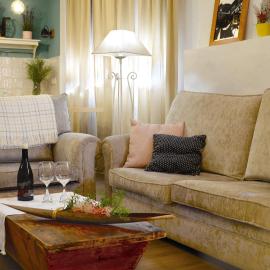 PERIQUiNA CASA RURAL CON ENCANTO，位于Munébrega的酒店