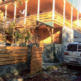 Guest House Kaldani，位于梅斯蒂亚的酒店