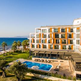 MAIA Luxury Beach Hotel & Spa，位于古泽尔坎里的酒店