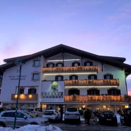 Hotel Tschurtschenthaler，位于多比亚科的酒店