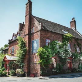 Hundred House Hotel，位于艾恩布里奇的酒店