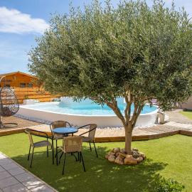 Le chalet aux Etoiles Spa & Sauna，位于佩兹纳斯的酒店