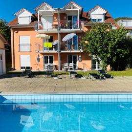 Das Schneckenhaus - Ferienwohnung mit Pool & Seeblick，位于博德曼路德维希港的酒店