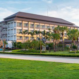 Swan Lake Hotel Sattahip