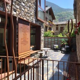 Hotel Boutique La Neu，位于贝纳斯克的酒店