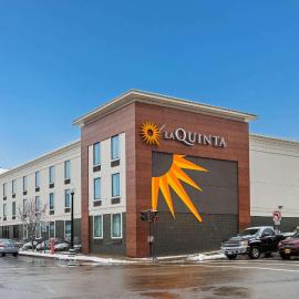 La Quinta by Wyndham Jamestown，位于詹姆斯敦的酒店