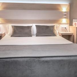 Hotel Catalunya Express，位于塔拉戈纳的酒店