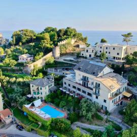 Hotel Villa Edera & La Torretta，位于莫内利亚的酒店