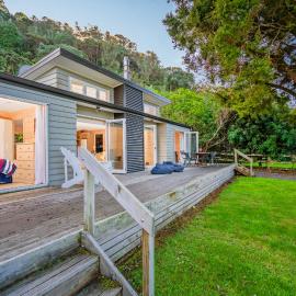 Opoutere Oasis - Opoutere Holiday Home，位于Opoutere的酒店