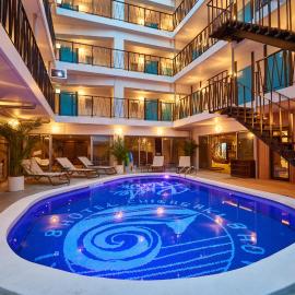 8HOTEL Chigasaki,位于茅崎市的酒店