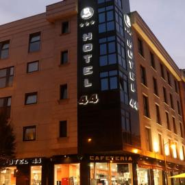 Hotel 44,位于希洪的酒店