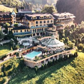Hotel Pichlmayrgut，位于斯拉德明的酒店