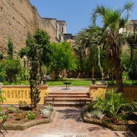 HOPESTEL Secret Garden Napoli，位于那不勒斯的酒店
