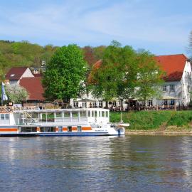 Hotel Zum Weserdampfschiff,位于巴特卡尔斯哈芬的酒店