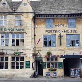 The Kings Arms Hotel，位于斯托昂泽沃尔德的酒店