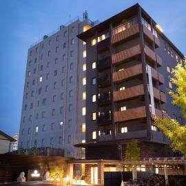 Central Hotel Takeoonsen Ekimae，位于武雄市的酒店