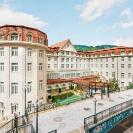 Takarazuka Hotel，位于宝冢市的酒店