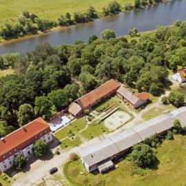 Gutshof Kehnert - Pension & Ferienwohnungen，位于Kehnert的酒店