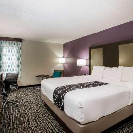 La Quinta Inn by Wyndham Davenport & Conference Center，位于达文波特的酒店